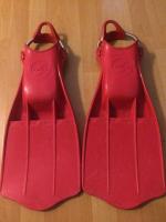 Rubber Fins Jetstream with SS spring straps.