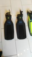 2 pairs of fins in good condition