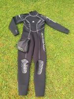 Waterproof W30 2.5mm wetsuit - barely used