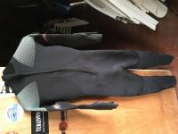 Kids wet suit