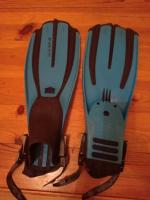 Blue diving fins (small)