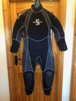 Scubapro Everflex 7mm wetsuit with hood