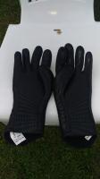 Fourth element gloves (slick skin)